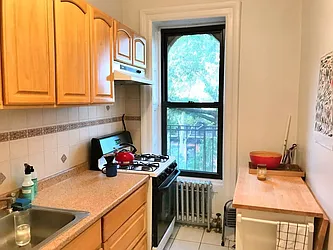 Rented by Rapid Realty Cobble Hill