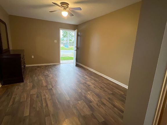 5th image of 1109 Shasta Dr Unit 2