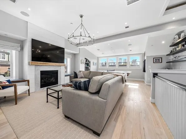 5 Wallace Ct, Charlestown, MA 02129