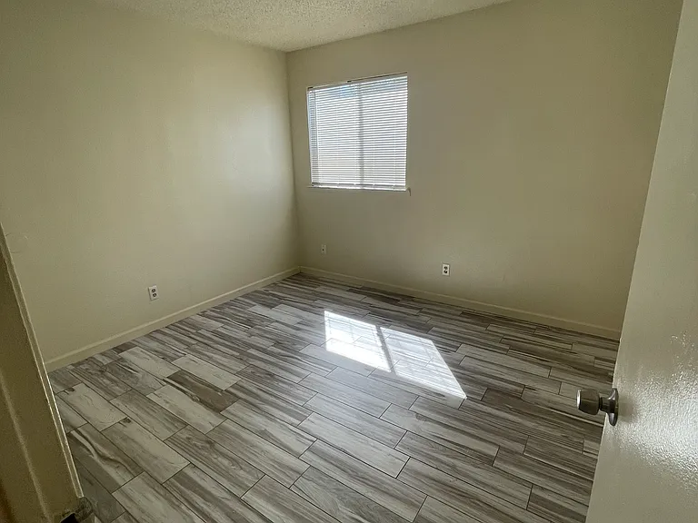 609 Moore St #12 — Photo 4