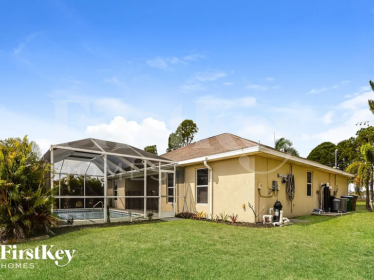 1035 NW 16th Pl — Photo 15