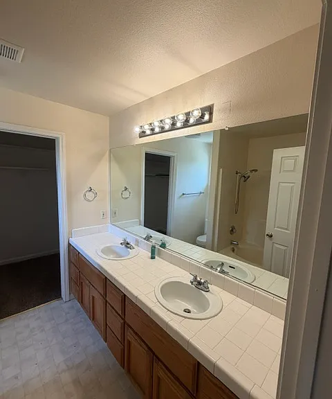 1930 Everett Ct — Photo 26