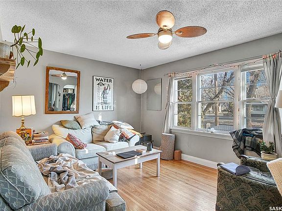 5th image of 1504 Victoria Ave