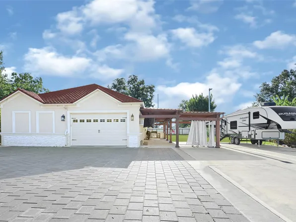 509 Joan Of Arc Dr, Hempstead, TX 77445