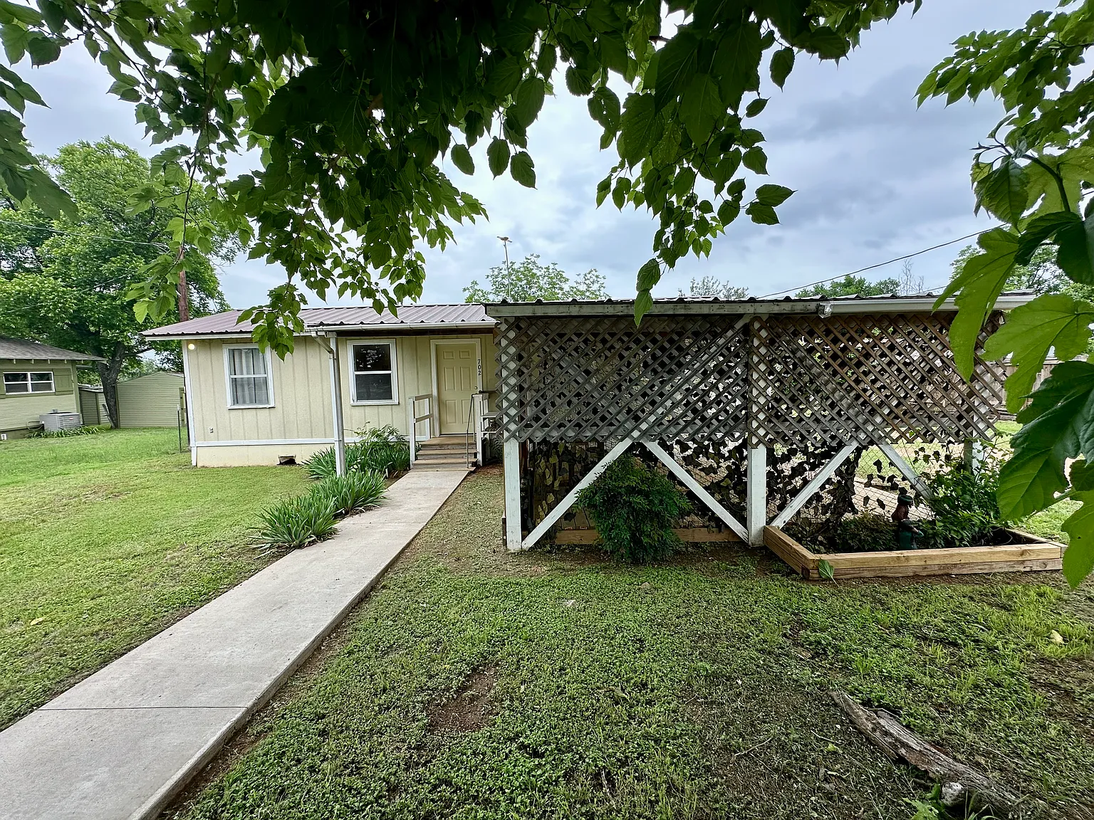 1 bed, 640 sqft, $1,000 — Photo 4