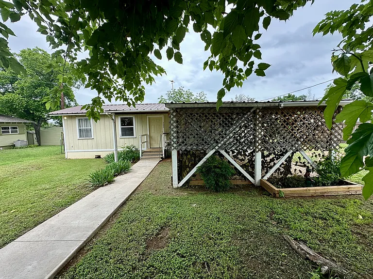 702 Pittsburgh Ave — Photo 4