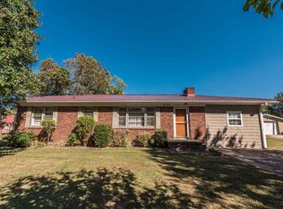 939 Georgia Ave S, Parsons, TN 38363