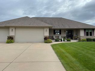 1919 Sinclair Dr, De Pere, WI 54115