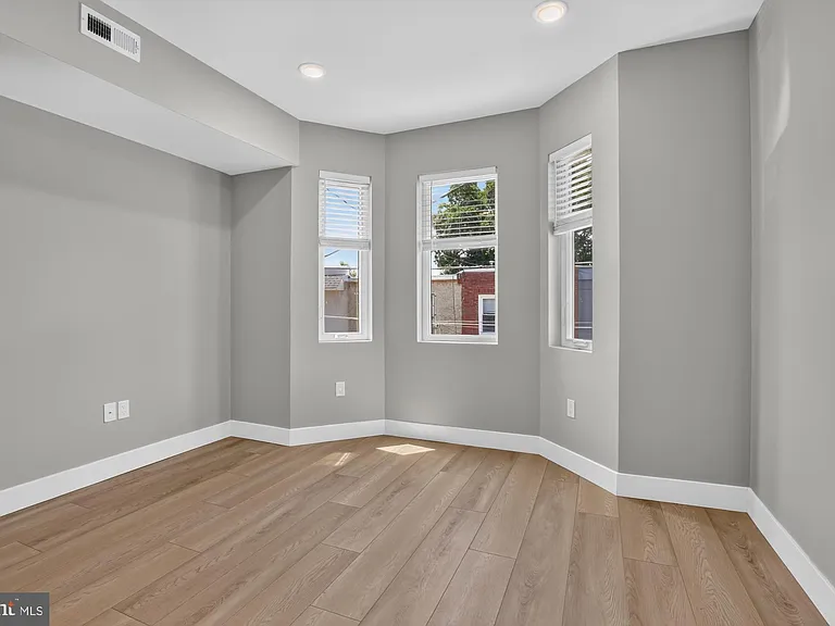 1843 E Hazzard St #2 — Photo 18