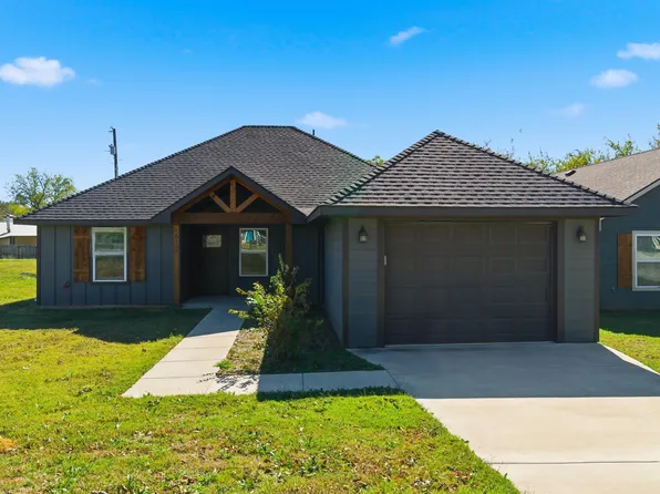 612 W Coffin St, Denison, TX 75020