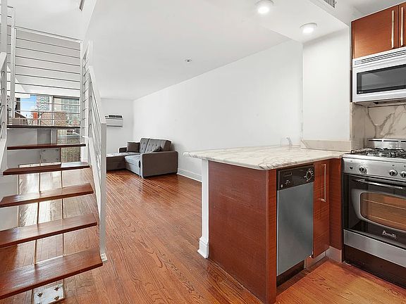 4th image of 184 Thompson St APT 6D