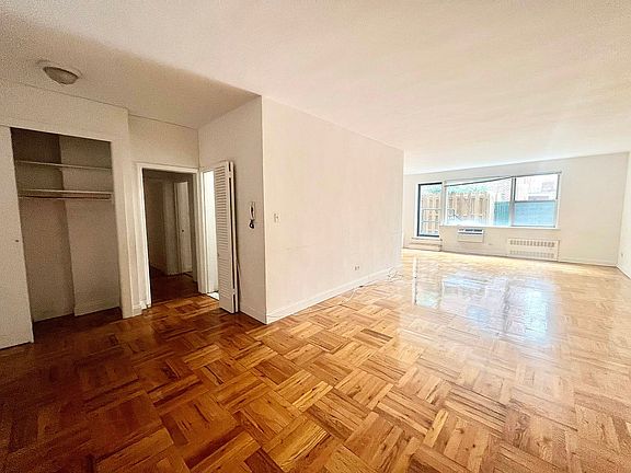 3rd image of 170 E 83rd St APT 2G