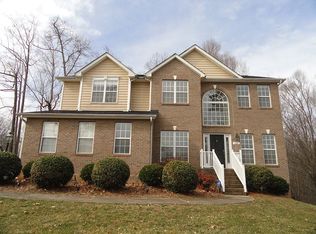 609 Blenheim Ct, Oak Ridge, NC 27310