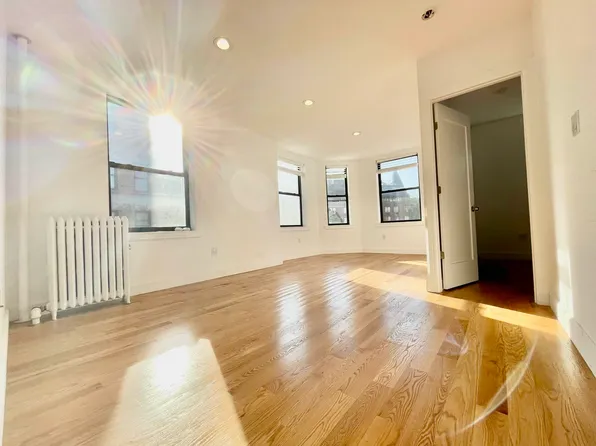 24 Charles St, New York, NY