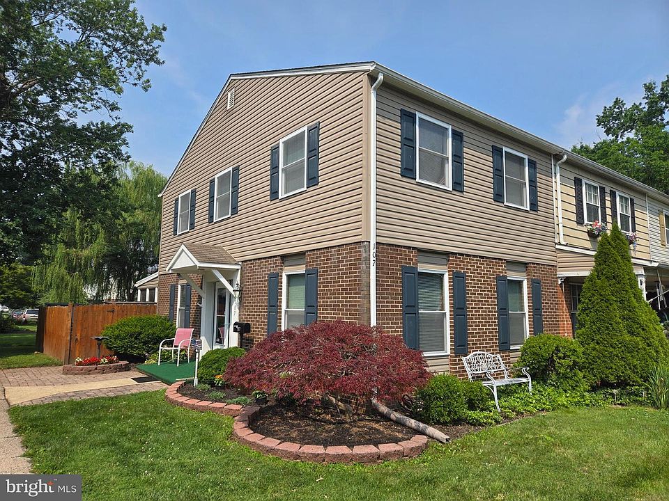 1st image of 107 Madison Ct