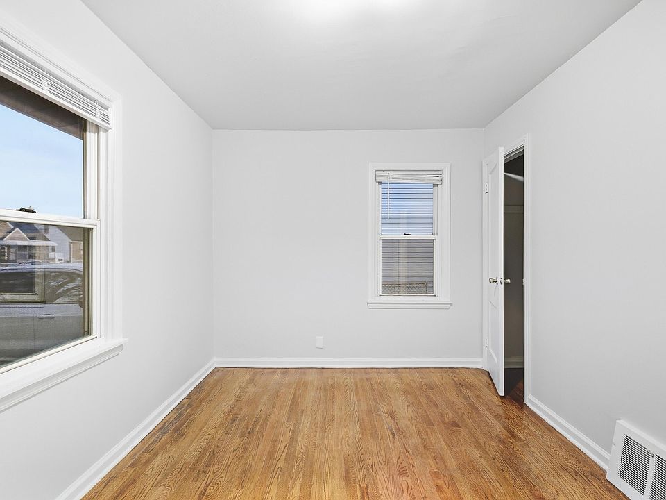 17535 Wall St, photo 19