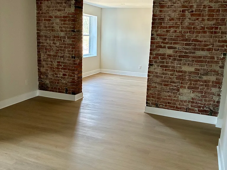 700 Franklin Ave #1 — Photo 3