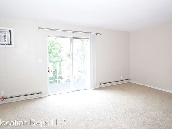 3rd image of 940 17th St APT 12