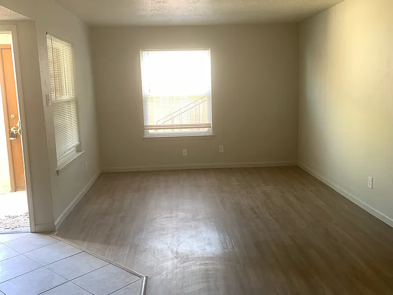 2 Bedroom in a Quiet Foothills Triplex — Photo 4