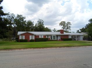 1202 Hillcrest Dr, Graham, TX 76450