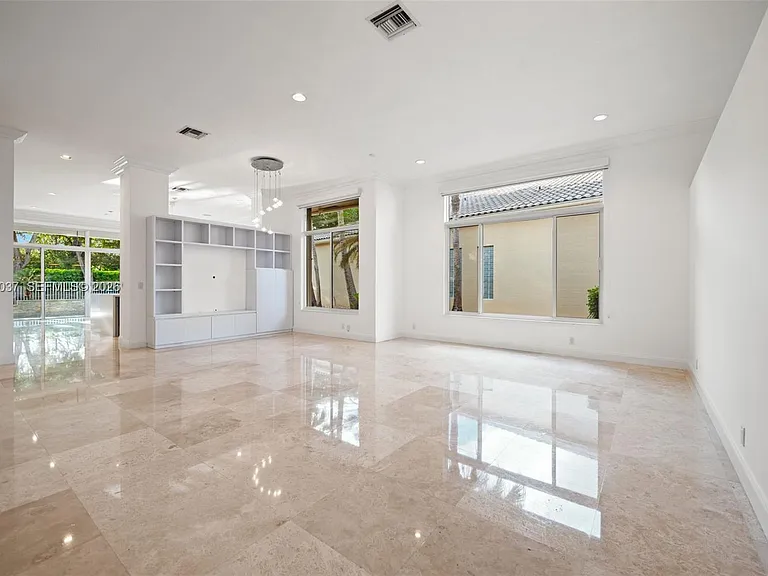 2497 Bay Isle Dr — Photo 10