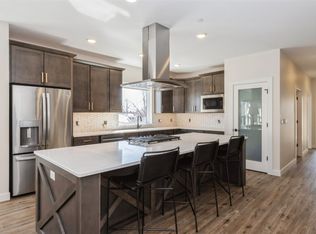 1953 1st Ave SE #301, Cedar Rapids, IA 52403