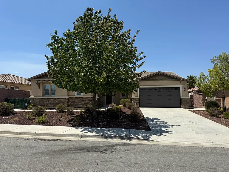 30298 Sunny Vista St — Photo 2