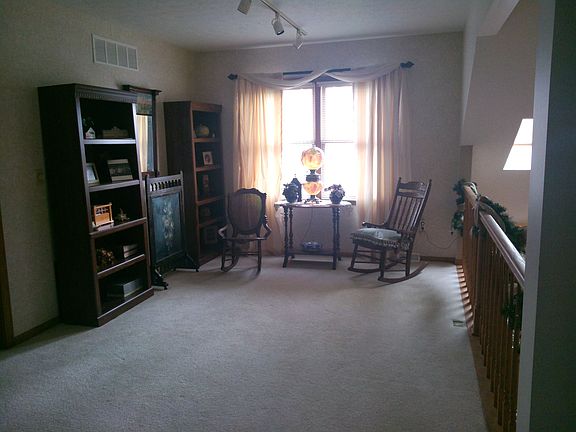 3rd image of 521 Rockwood Ct