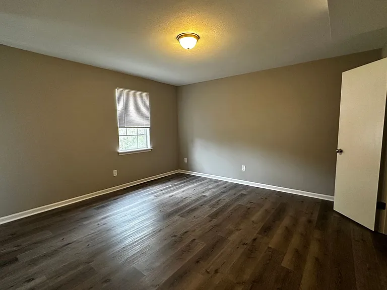 4565 Rockdale Ct — Photo 13