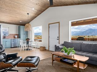 38 Camino Sabio, El Prado, NM 87529