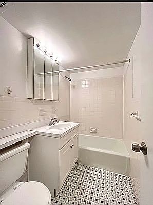 4th image of 1661 York Ave APT 6K