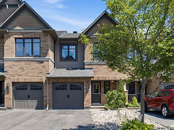 2nd image of 607 Petrichor Cres