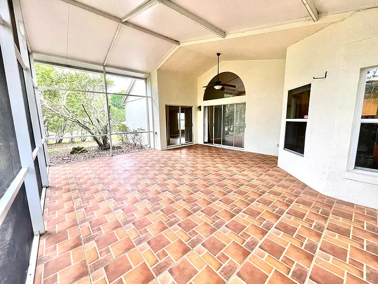 11915 Debary Ct — Photo 11