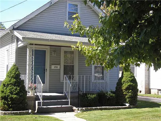 170 Saxton St photo 1