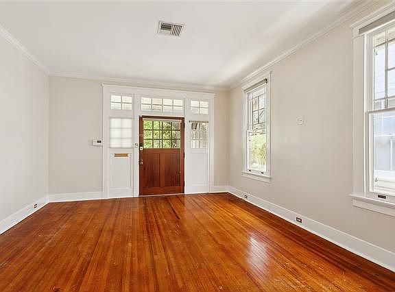 5th image of 2511 Broadway St