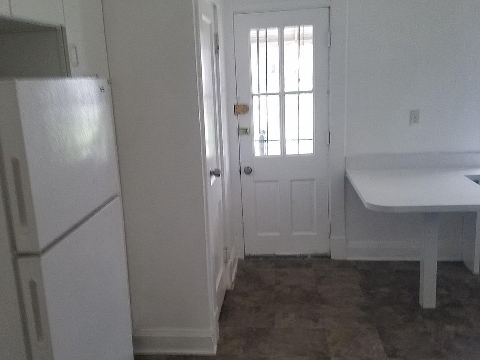 2nd image of 1422 N Rosedale St