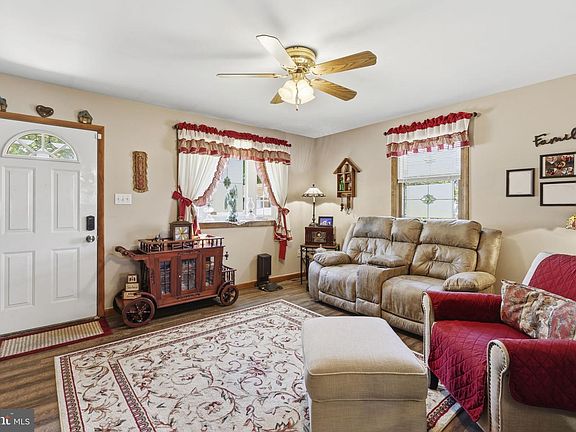 4th image of 607 Patuxent Ave