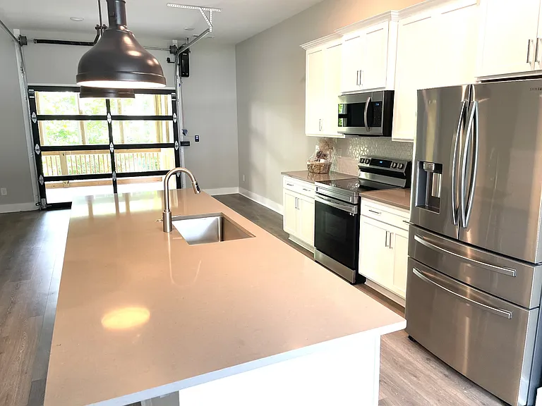 224 Stonecrest Cir — Photo 6