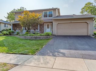 700 New Mexico Trl, Elk Grove Village, IL 60007