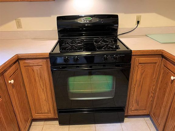 3rd image of 474 Diana Ct