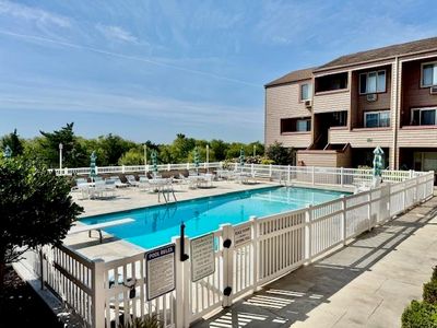 330 S 42nd St APT B20, Brigantine, NJ, 08203