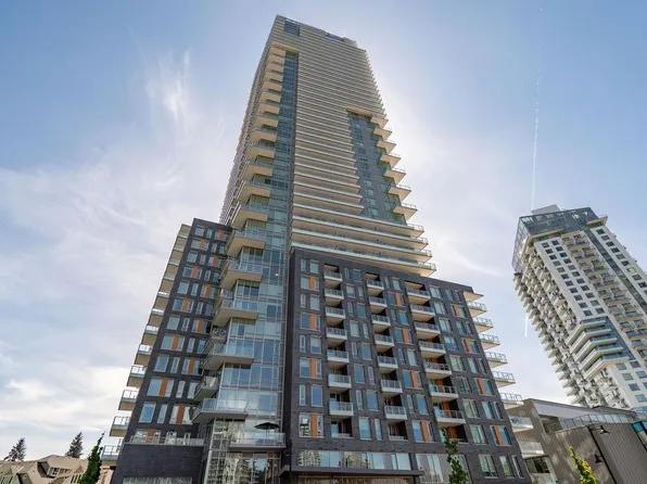 567 Emerson St #1403, Coquitlam, BC V3J 0G3