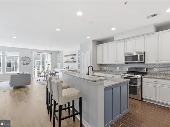 44110 Vaira Ter, Chantilly, VA 20152