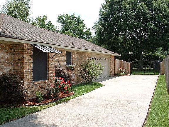 3rd image of 14122 Beckett Ave