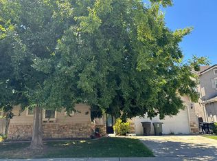 530 Seaport Village Dr, Livingston, CA