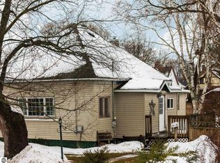 826 1st Ave, Cadillac, MI 49601