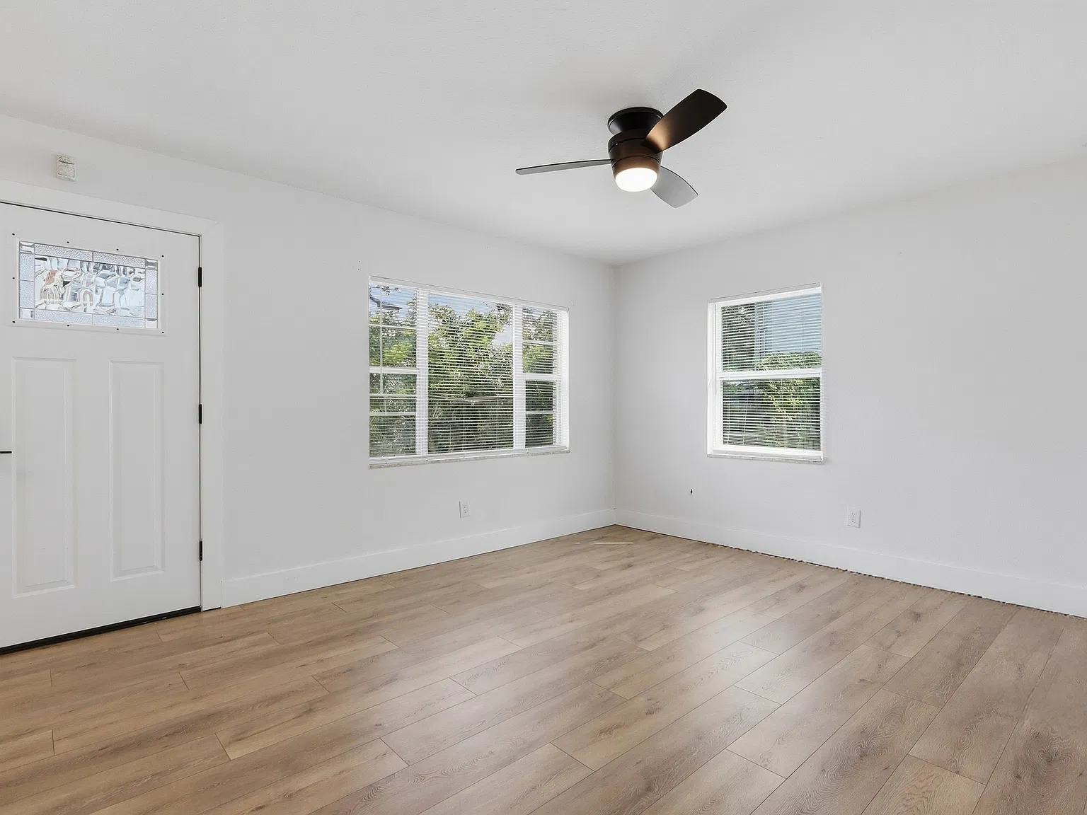 4 bed, 1120 sqft, $2,997 — Photo 3