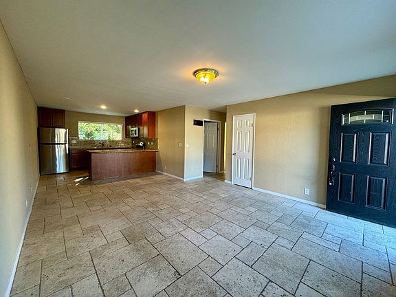 5th image of 962 S Mollison Ave APT 5