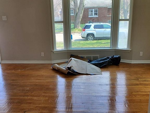 5th image of 4292 Van Buren St