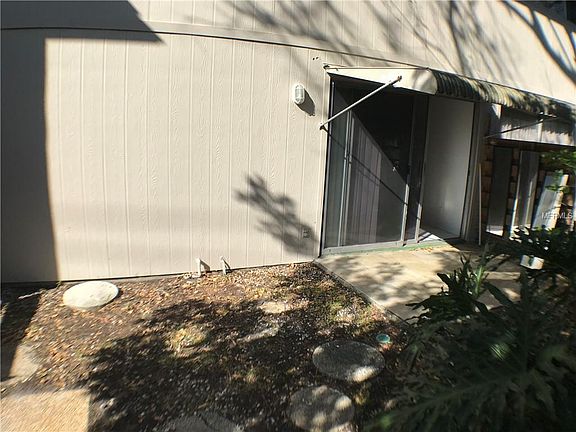 3rd image of 912 Byron Ln